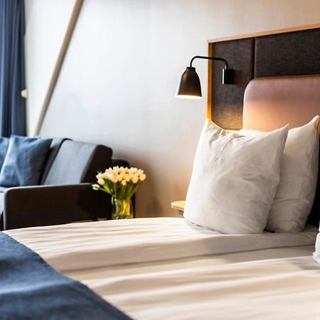 Idraettens Hus Hotel Og Konference Брённбювестер Экстерьер фото