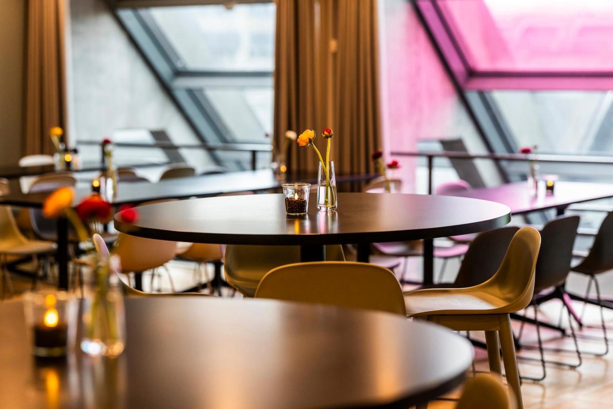 Idraettens Hus Hotel Og Konference Брённбювестер Экстерьер фото