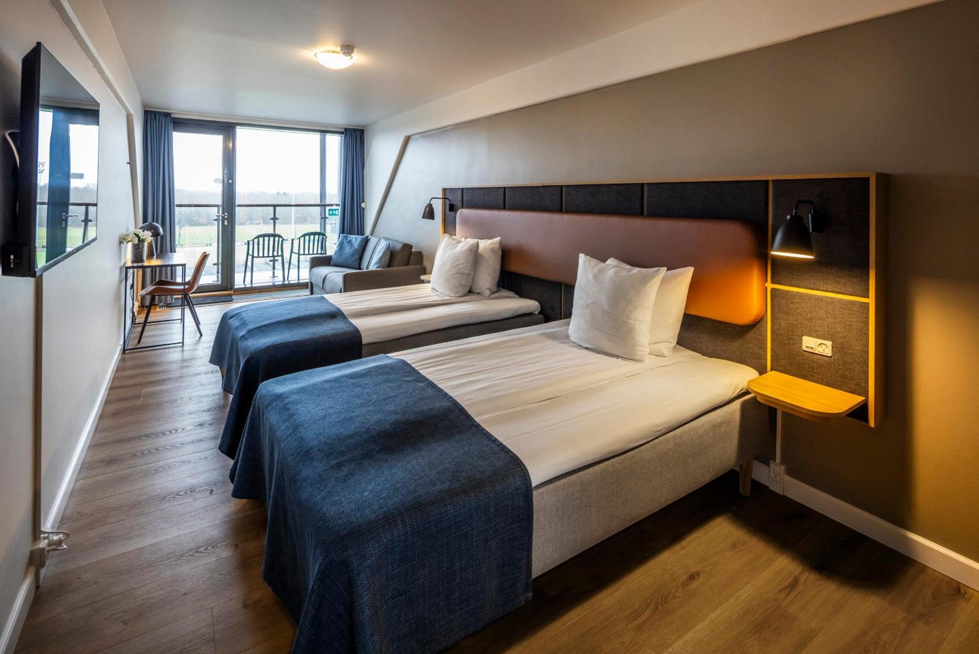 Idraettens Hus Hotel Og Konference Брённбювестер Экстерьер фото