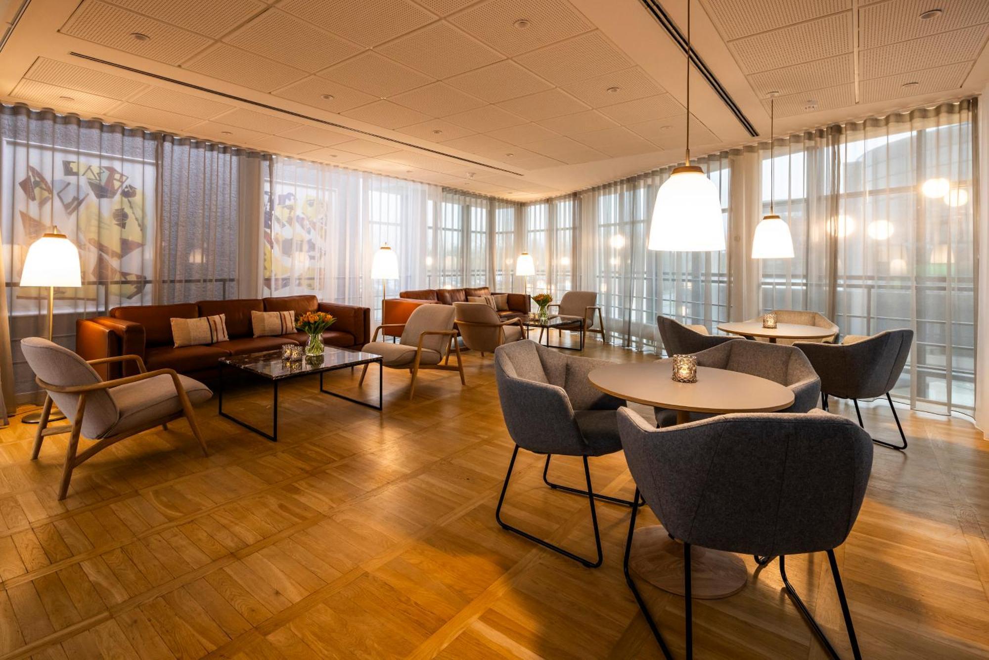 Idraettens Hus Hotel Og Konference Брённбювестер Экстерьер фото