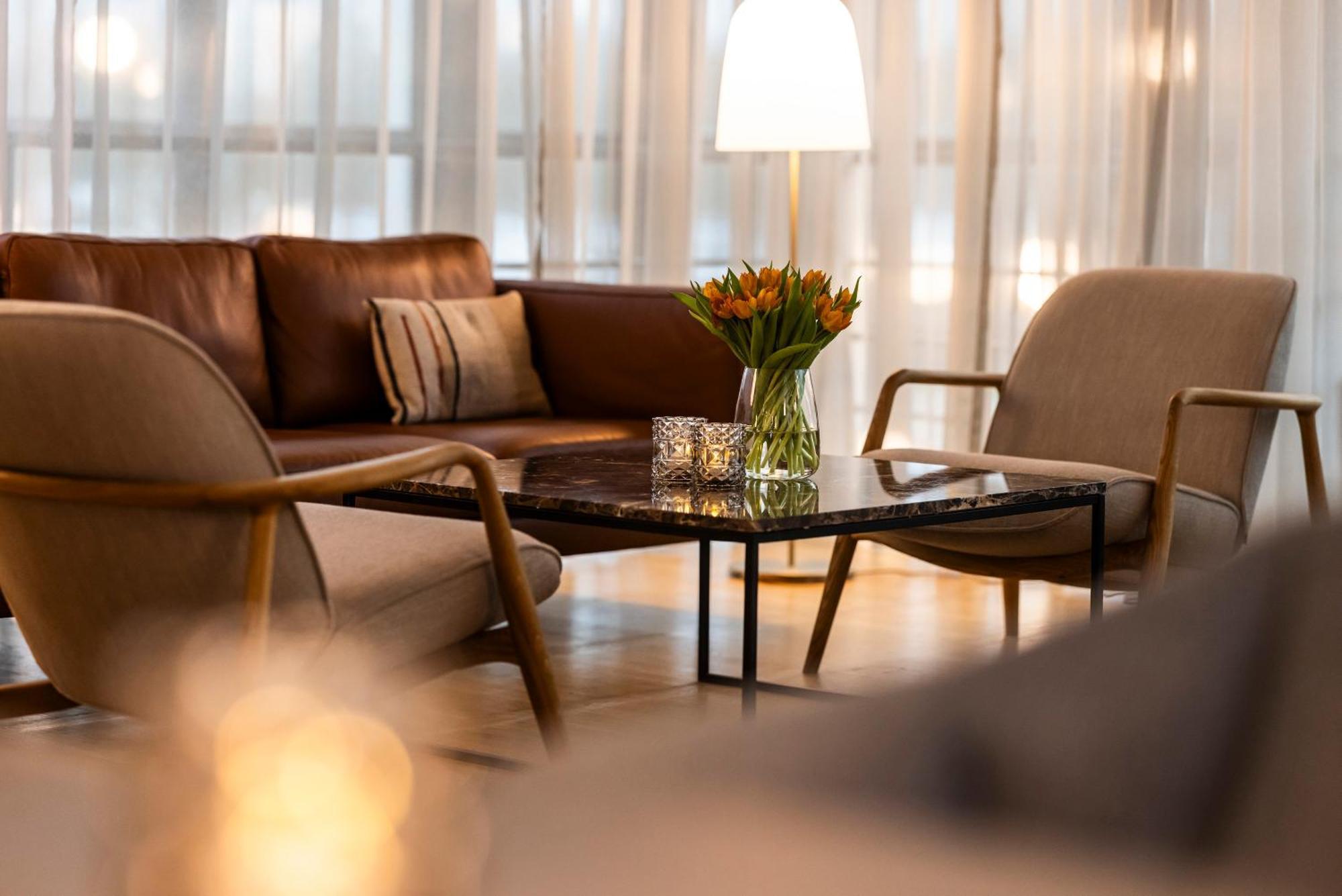 Idraettens Hus Hotel Og Konference Брённбювестер Экстерьер фото